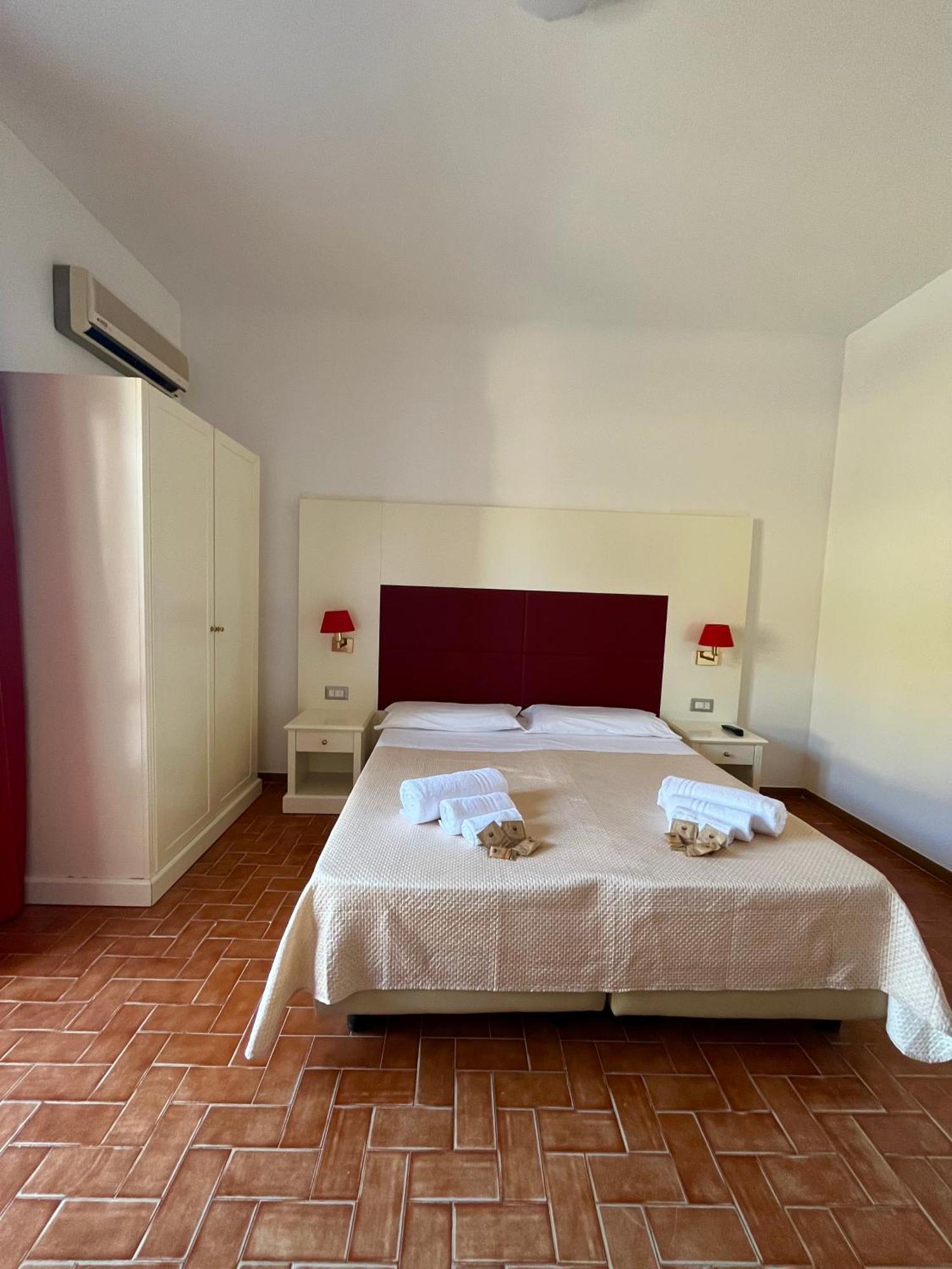 Tc Hotel Lido dei Pini Eksteriør billede