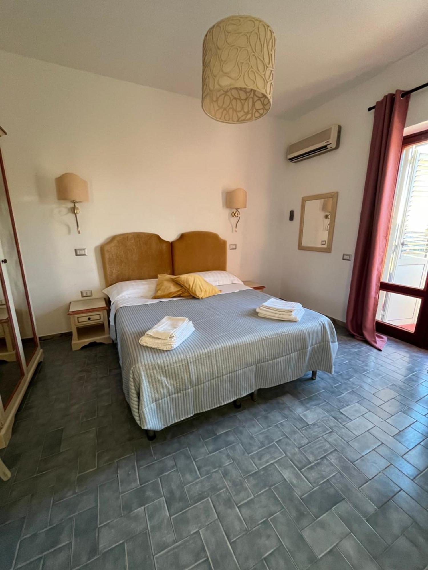 Tc Hotel Lido dei Pini Eksteriør billede