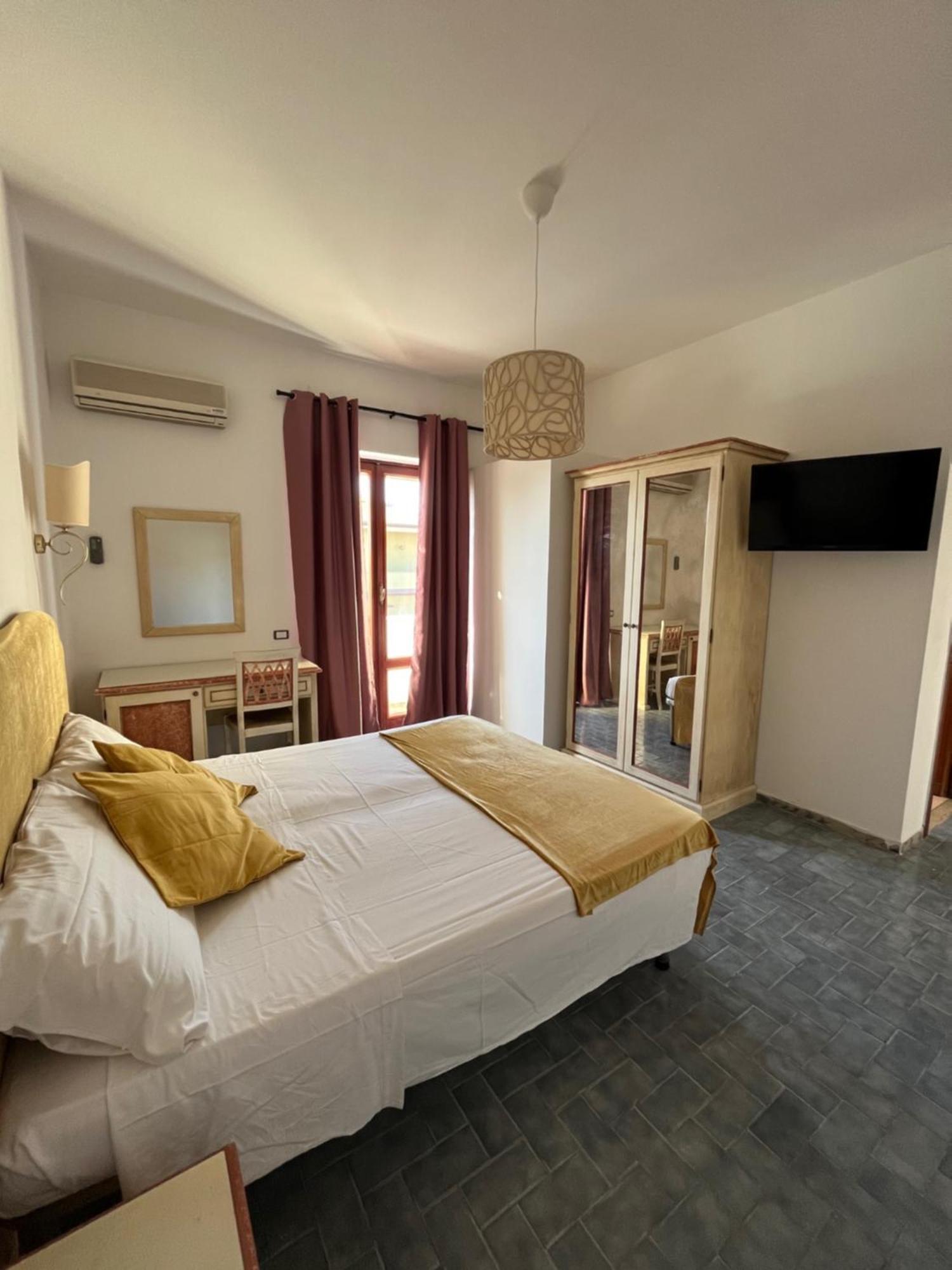 Tc Hotel Lido dei Pini Eksteriør billede